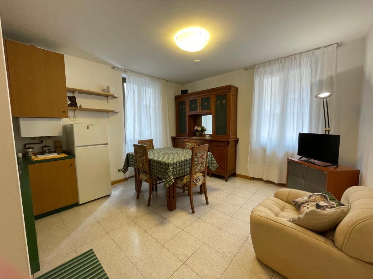 Cozy Apartment With Private Parking On Domaso'S Lakeside - Larihome A09 Exterior foto